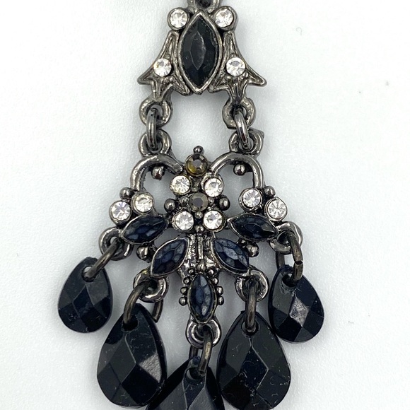 Macy’s Dangle Rhinestone Earrings *New* - Picture 3 of 3